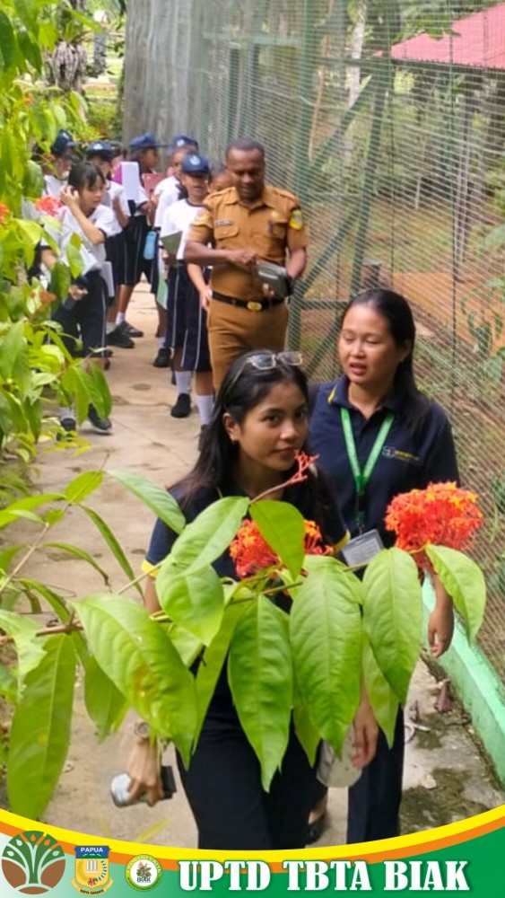 Dok Tamu Pengunjung dan Kerja Bakti di TBTA BIAK Bulan April 2025